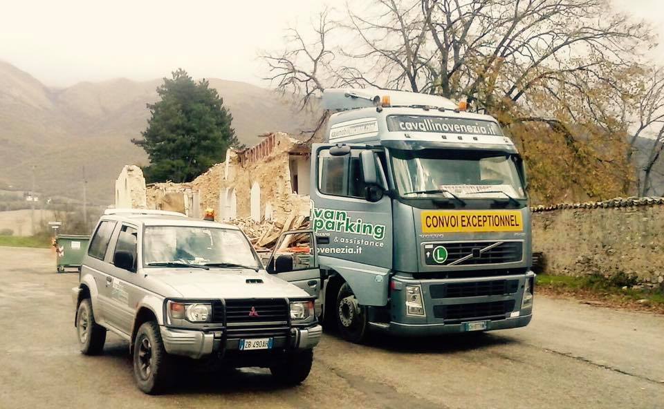 Caravan Parking a Norcia per emergenza terremoto